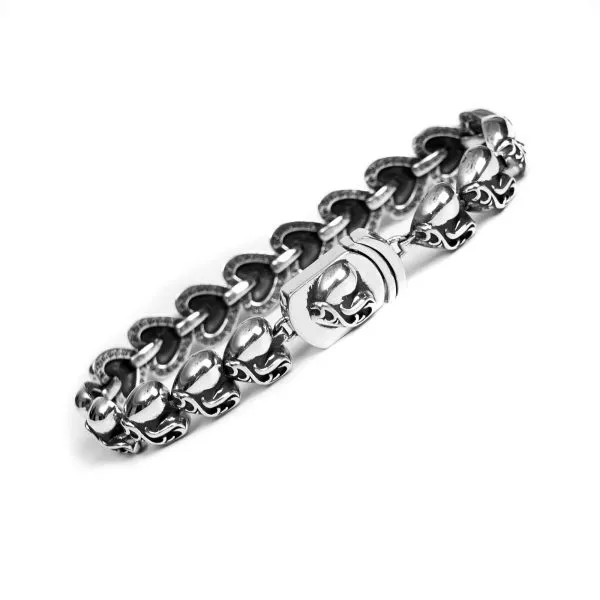 Heart-Pattern-Bracelet-1.webp